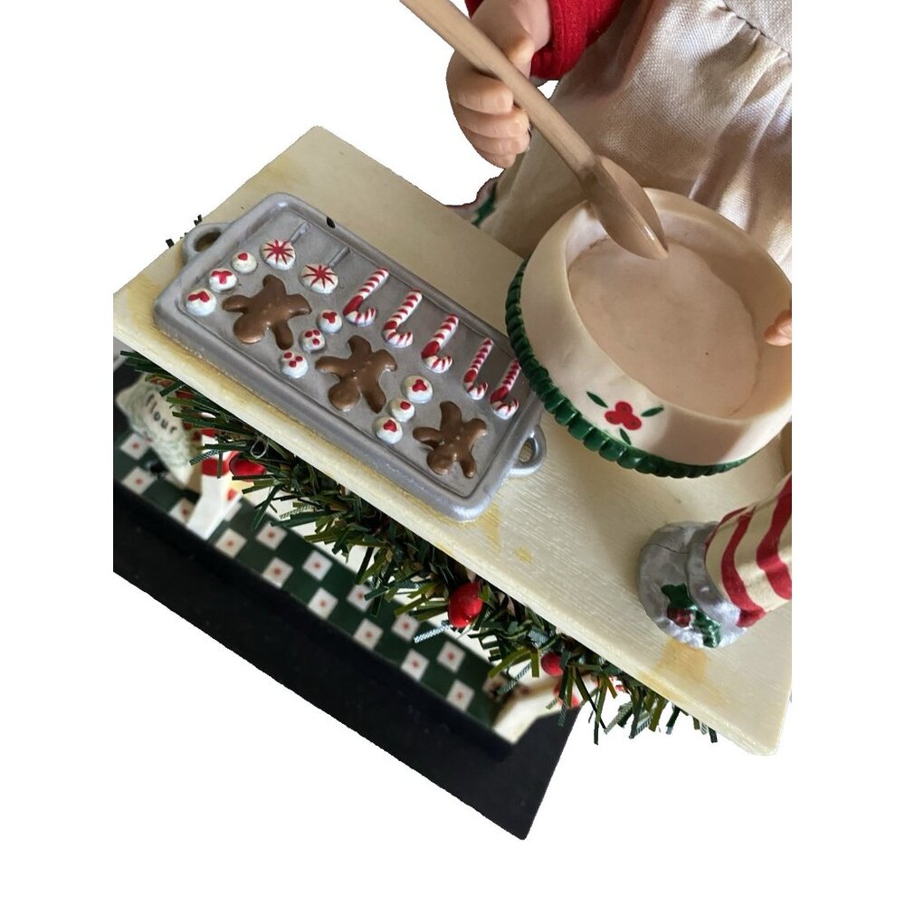 Vintage 1993 Musical Light-Up Mrs. Claus Noel Holiday Decor - Picture 4 of 14